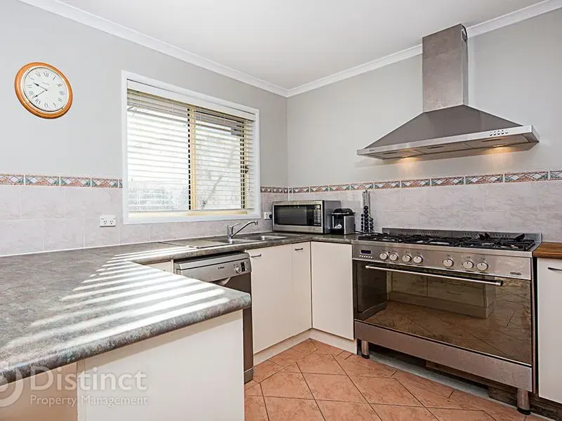 28 Windradyne Street, Ngunnawal, photo 2