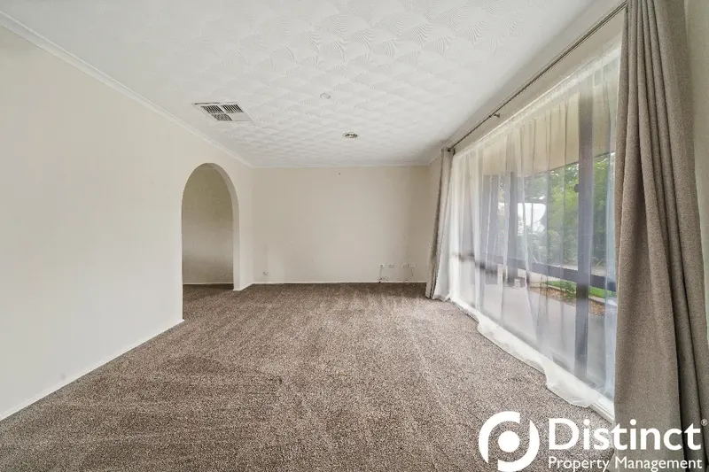 29 Ellerston Avenue, Isabella Plains, photo 6