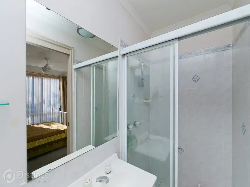 18 Alarmon Crescent, Dunlop, photo 6