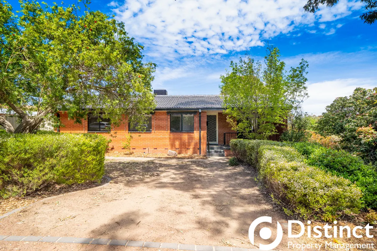 56 Vanzetti Crescent, Kambah, photo 1
