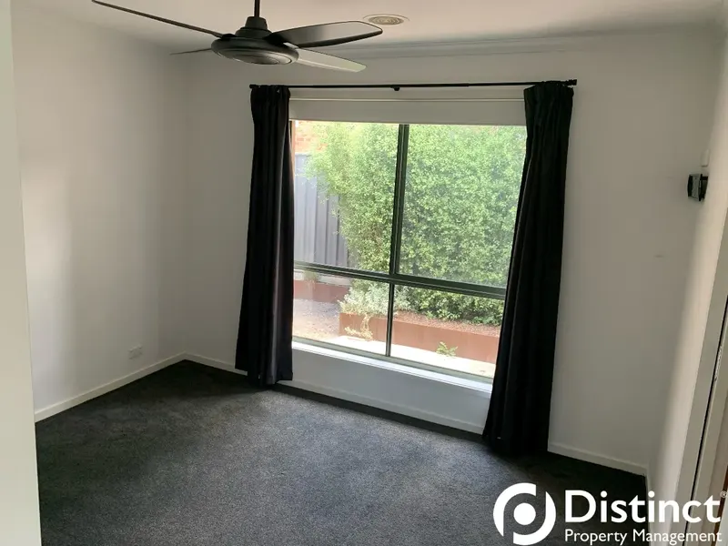 12 Harry Hopman Circuit, Gordon, photo 5
