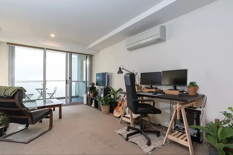 132/50 Eastlake Parade, Kingston, photo 2