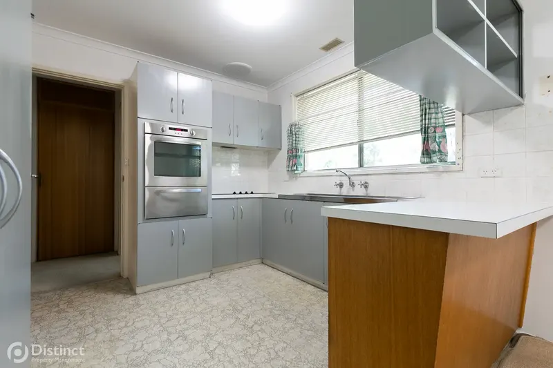 28 Wirraway Crescent, Scullin, photo 3