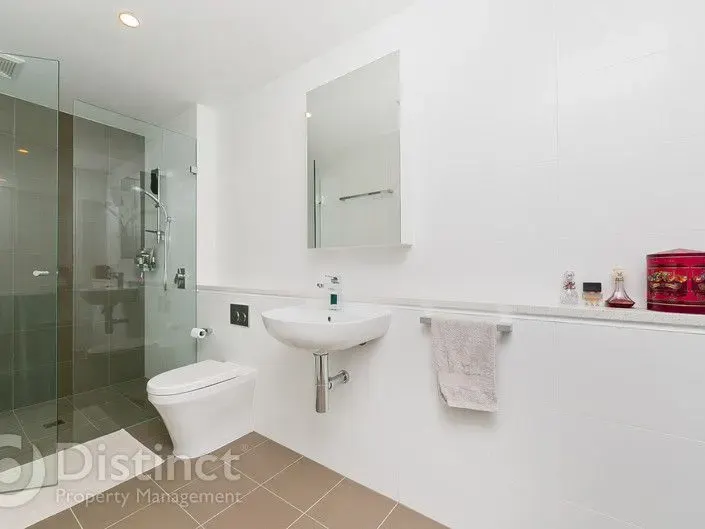 104/50 Eastlake Parade, Kingston, photo 6