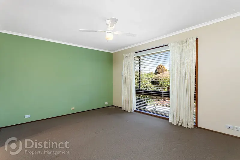 40 Chataway Crescent, Fadden, photo 8