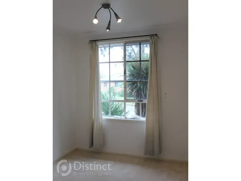 40 Dalley Crescent, Latham, photo 6