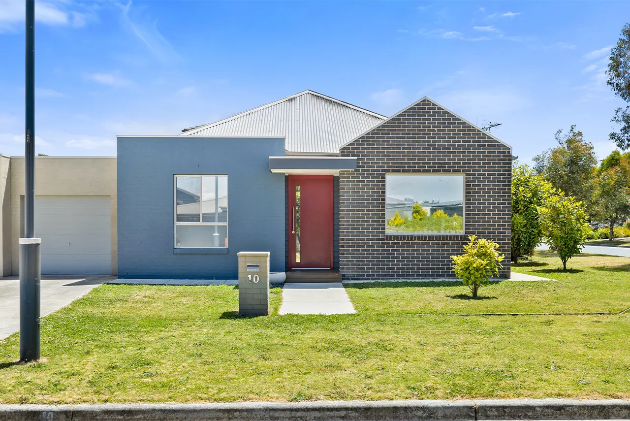 10 Ridding Street, Forde, photo 1