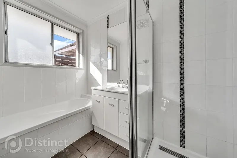 81 Summerland Circuit, Kambah, photo 12