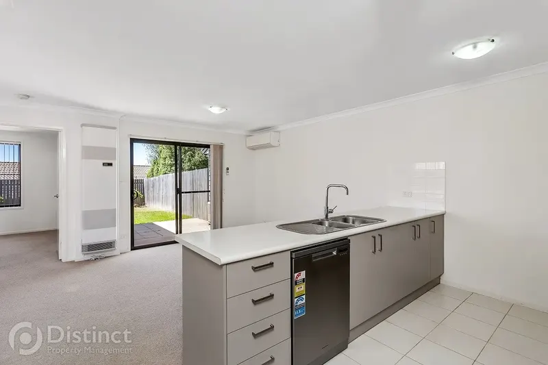 28 John Holt Street, Macgregor, photo 3