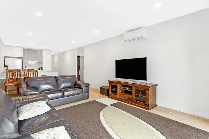 18/111 Canberra Avenue, Griffith, photo 3