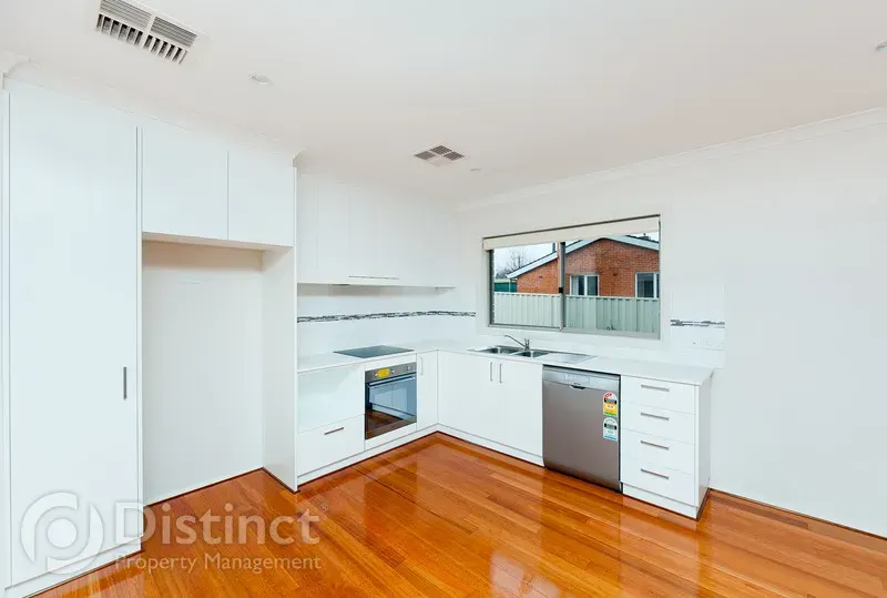 2/8 Hope Street, Dickson, photo 2