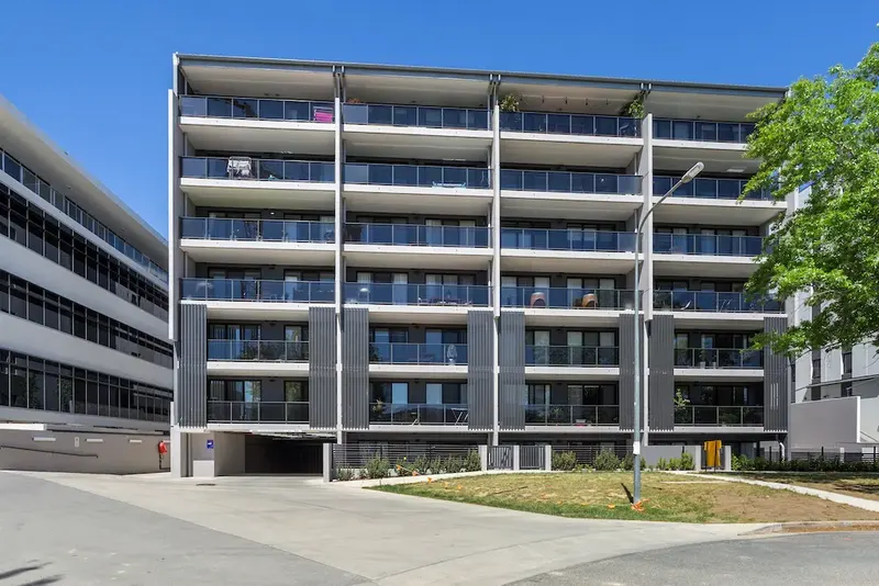 35/111 Canberra Avenue, Griffith