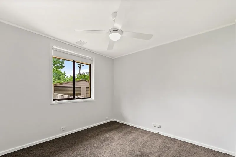 54 Castley Circuit, Kambah, photo 8