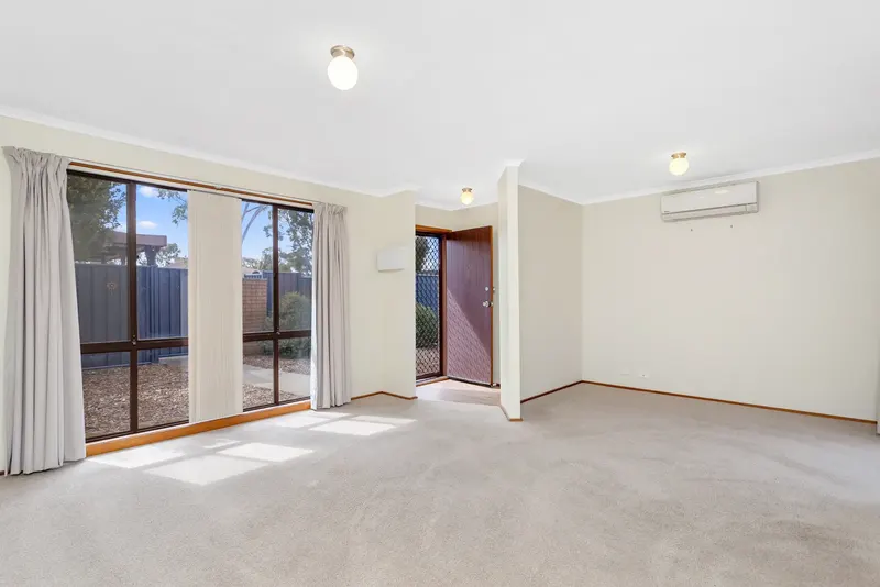 10 Enright Crescent, Florey ACT 2615, photo 6