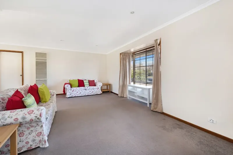 1 Chaton Place, Palmerston ACT 2913, photo 7