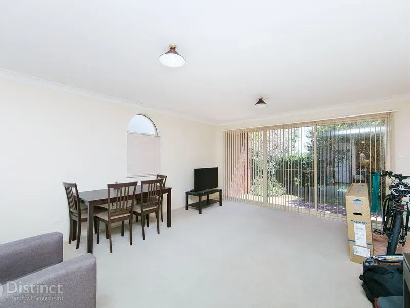 9/12 Albermarle Place, Phillip, photo 3
