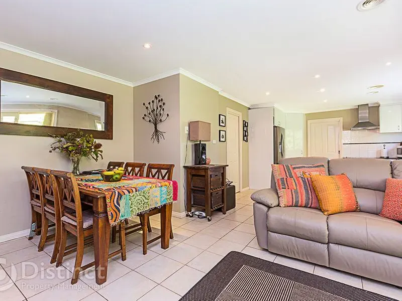 2 Camphorwood Close, Jerrabomberra, photo 3