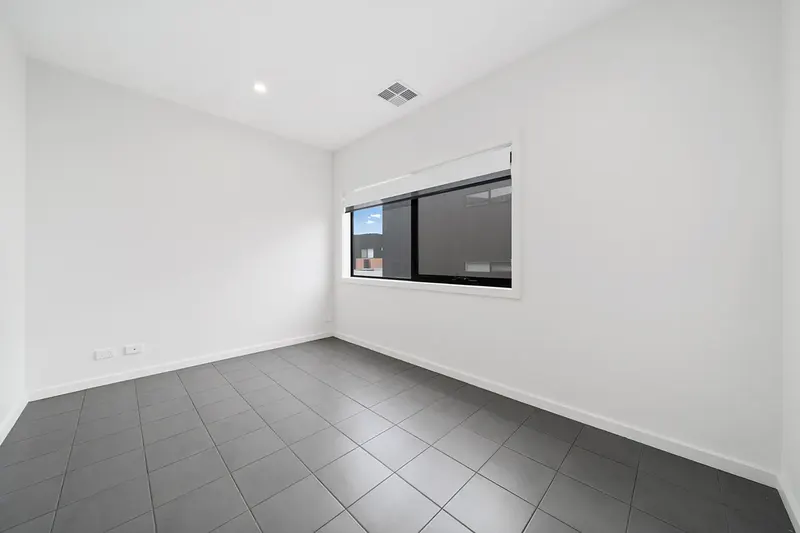 93/1 Rowland Rees Crescent, Greenway, photo 3