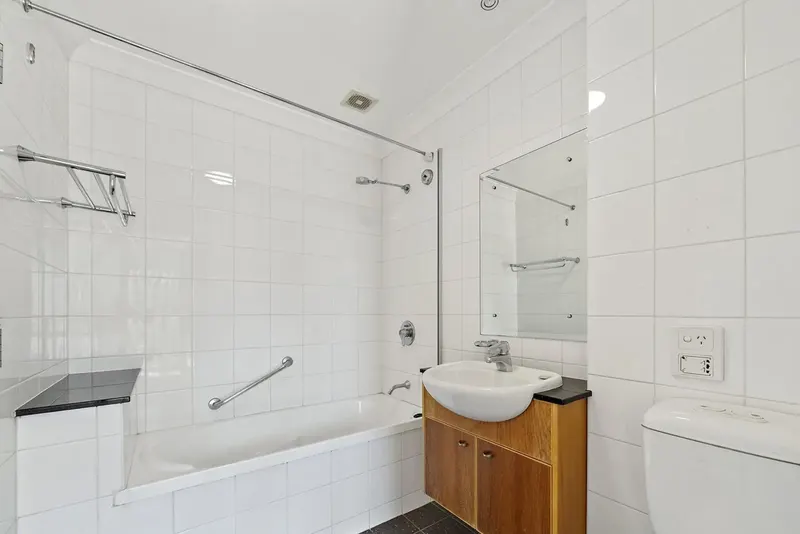 608/2 Akuna Street, City, photo 5