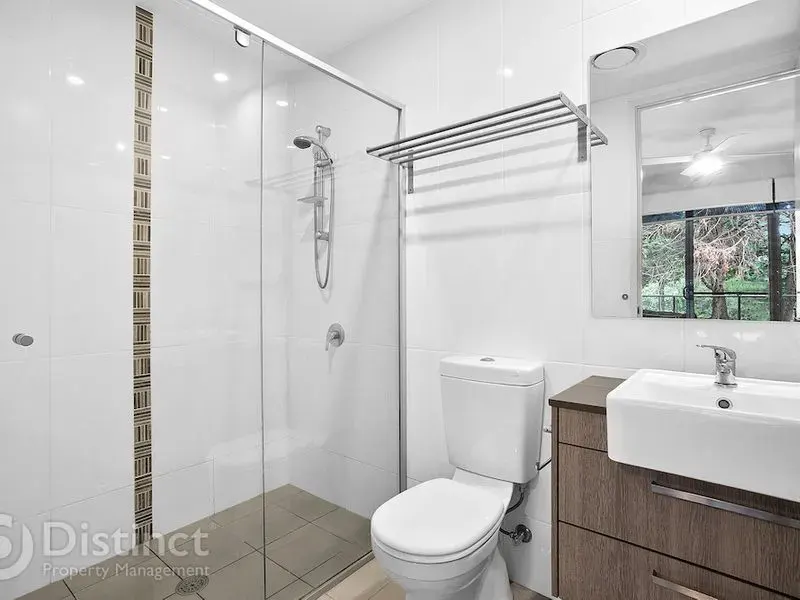 142/121 Easty Street, Phillip, photo 9