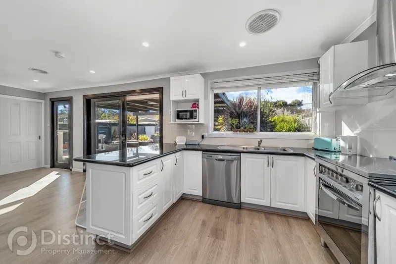 81 Summerland Circuit, Kambah, photo 5