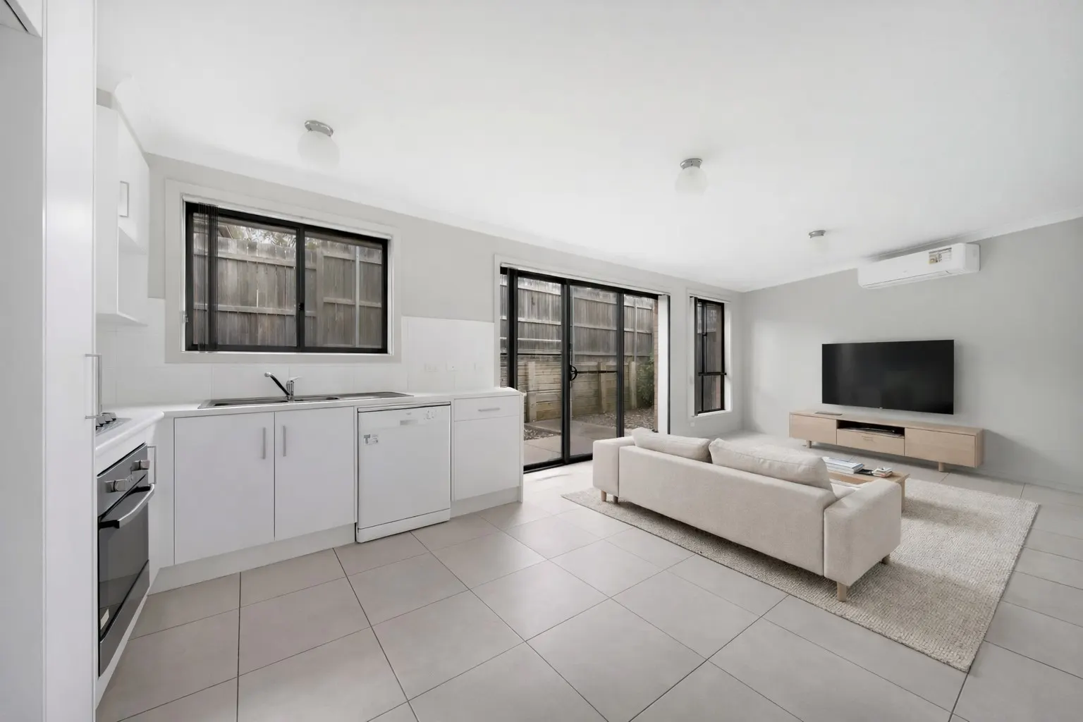 16 Phillipa Weeks Street, Watson, photo 1