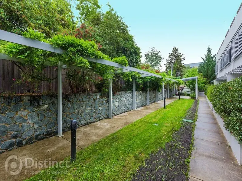 2/28 Canberra Avenue, Forrest, photo 14