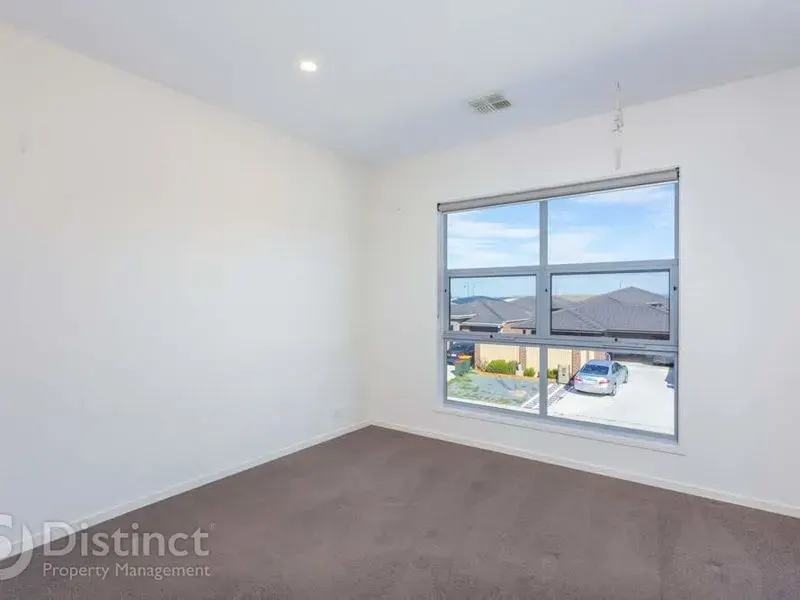 44 Gudamang Street, Ngunnawal, photo 12