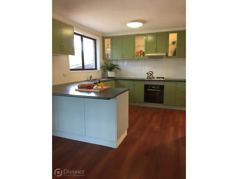 111 Wheeler Crescent, Wanniassa, photo 4