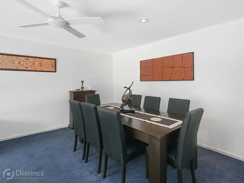 118 Jackie Howe Crescent, Macarthur, photo 4