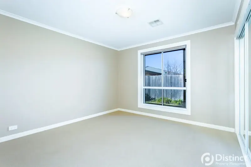 27 Donald Horne Street, Franklin, photo 7