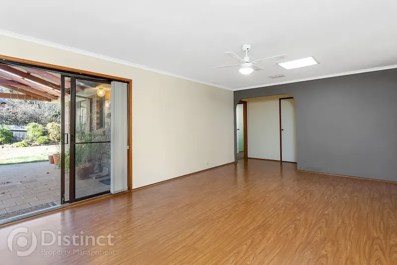 40 Chataway Crescent, Fadden, photo 3