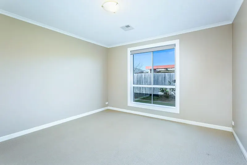 27 Donald Horne Street, Franklin, photo 9