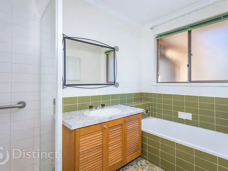 73 Shannon Circuit, Kaleen, photo 11