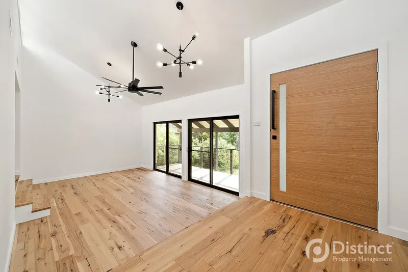 4 Achernar Close, Giralang, photo 3