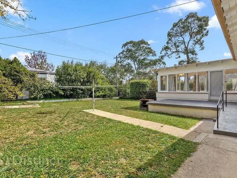 62 Captain Cook Crescent, Griffith, photo 13