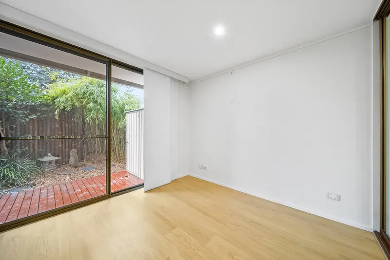 105/10 Currie Crescent, Griffith, photo 6