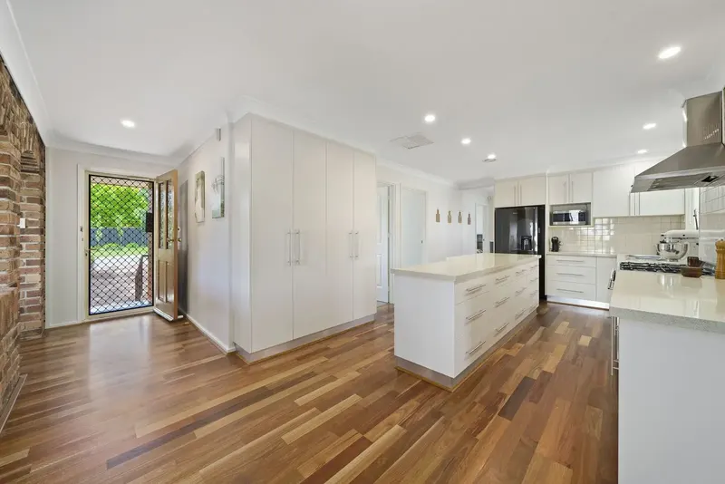 56 Vanzetti Crescent, Kambah, photo 9