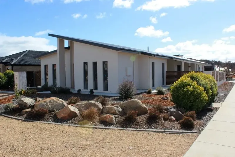37 Dame Zara Street, Gungahlin, photo 2