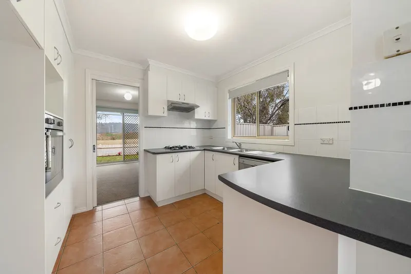 25 Bayside Court, Jerrabomberra NSW 2619, photo 6