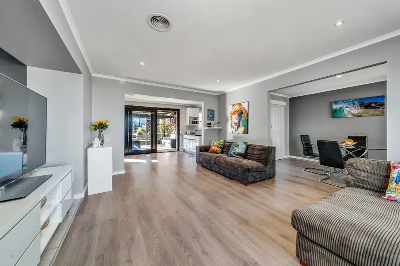 81 Summerland Circuit, Kambah ACT 2902, photo 4