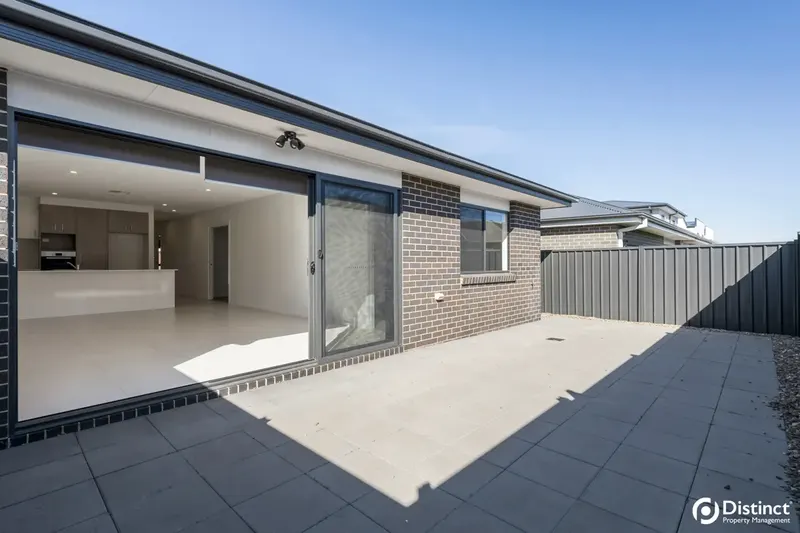 14 Galaxias Street, Throsby, photo 12