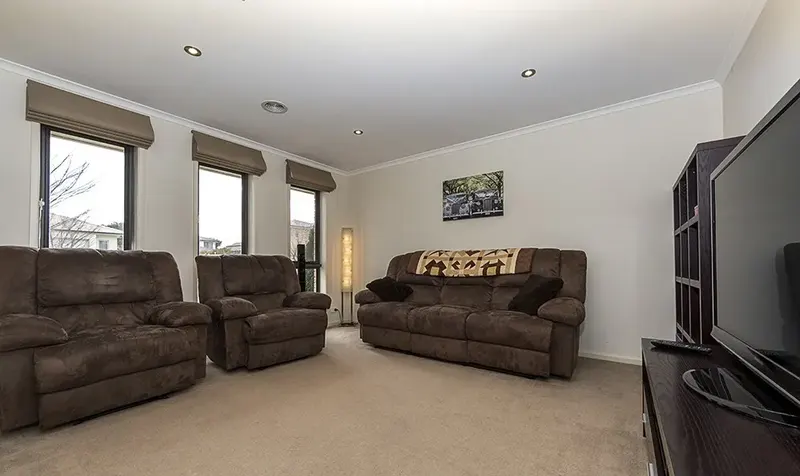 8 Hesba Brinsmead Street, Franklin, photo 3