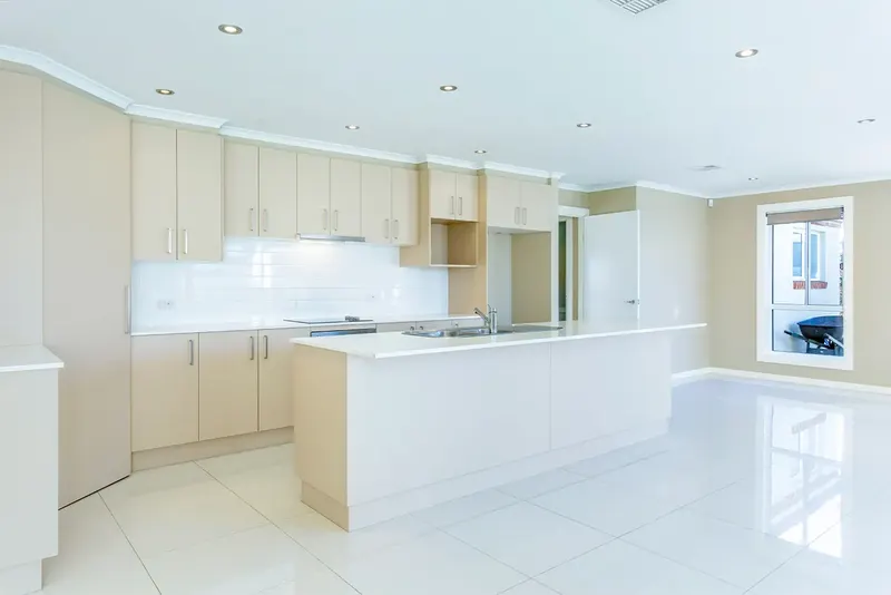 27 Donald Horne Street, Franklin, photo 3