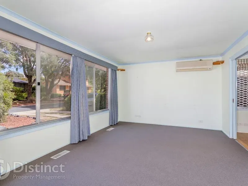 8 Whalan Place, Kaleen, photo 4
