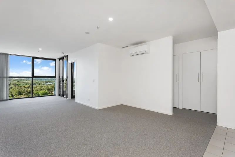 1607/120 Eastern Valley Way, Belconnen, photo 3