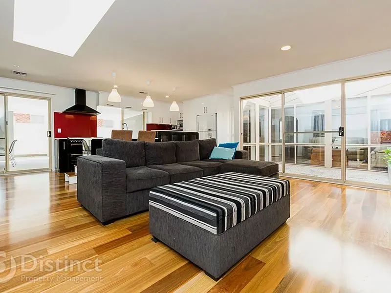 12 Westbury Circuit, Nicholls, photo 3
