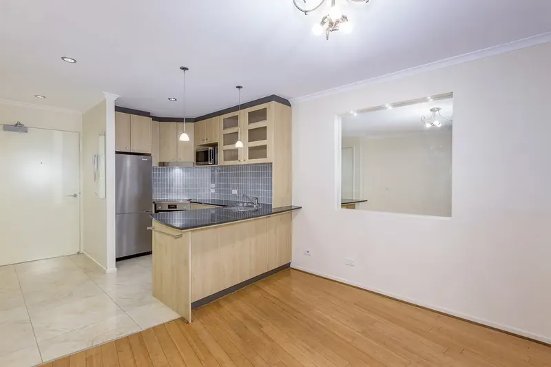 17/66 Allara Street, City, photo 3