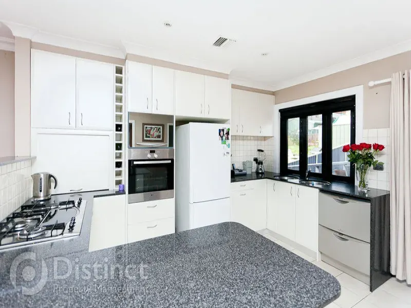 62 Richard Avenue, Crestwood, photo 2