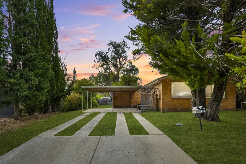 2/3 Carron Street, Page
